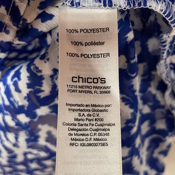 NWT Chico’s Blue And White Print Keyhole Tie Blouse Sz 2 Aztec Tribal - Picture 4 of 6